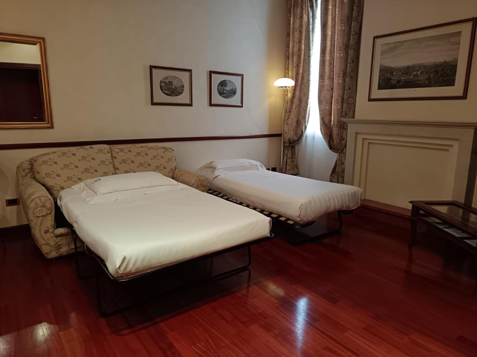 Phi Dei Medaglioni 4*