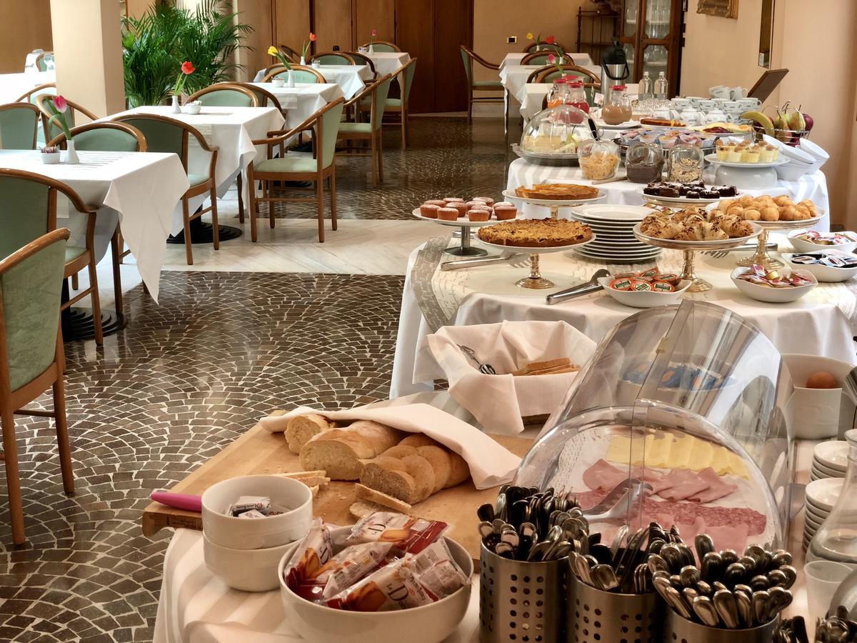 Phi Dei Medaglioni 4*
